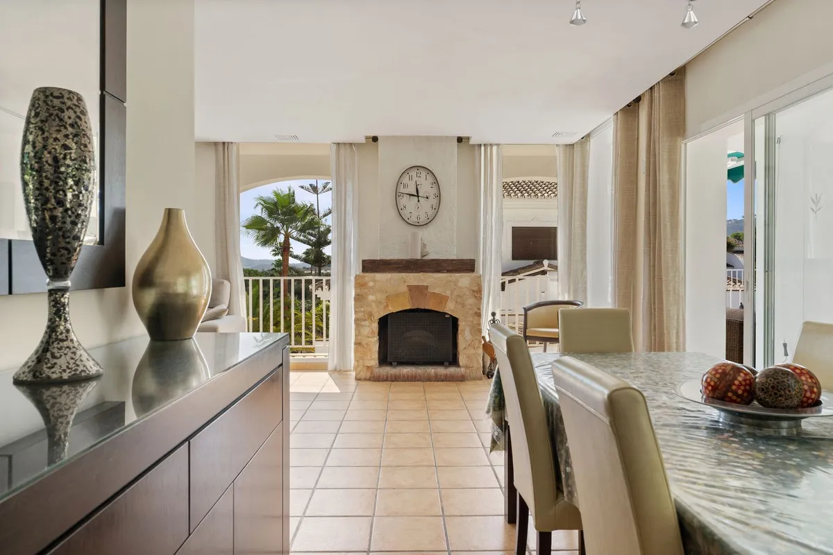 f06db590-03d6-42fa-87ad-db7e1032d2e8