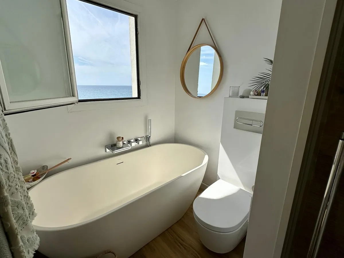 f4ea6135-7312-41ee-b5e2-44293f49289b