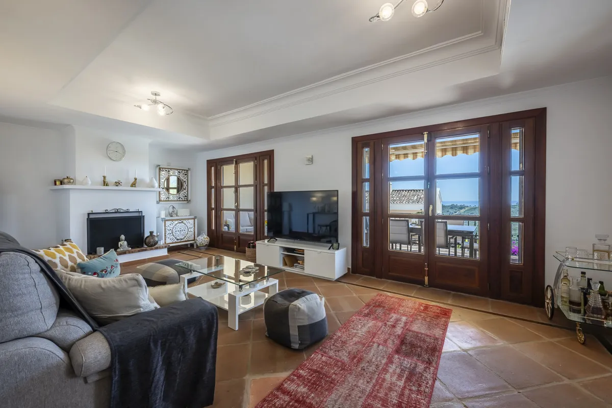 8edfe59b-0dd8-4d1b-b28b-fec6e5438cea