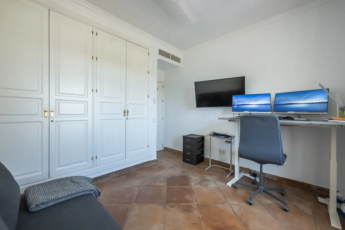 c6b2ebba-fc7c-4984-9242-079af1758c44