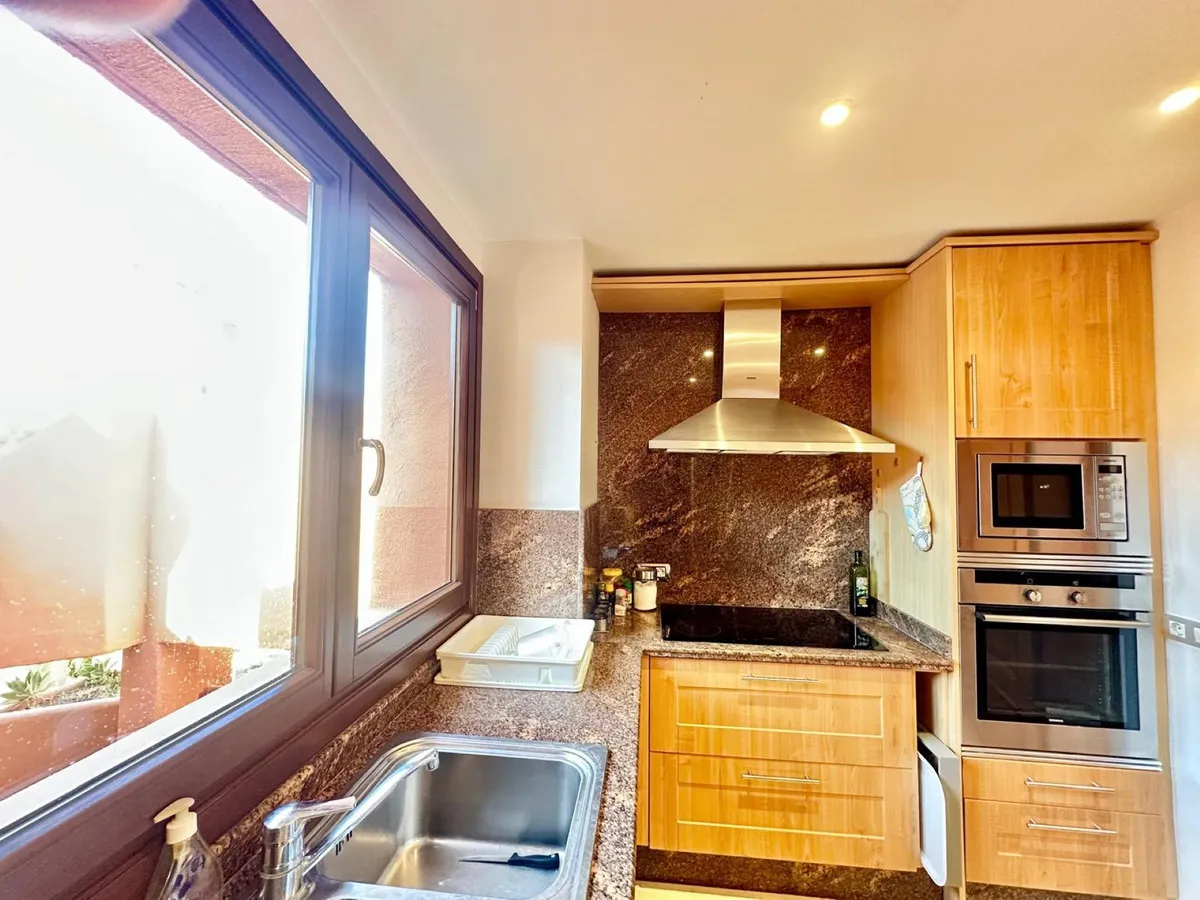 d1f5129b-c0b2-49c3-90ed-246204f333b3