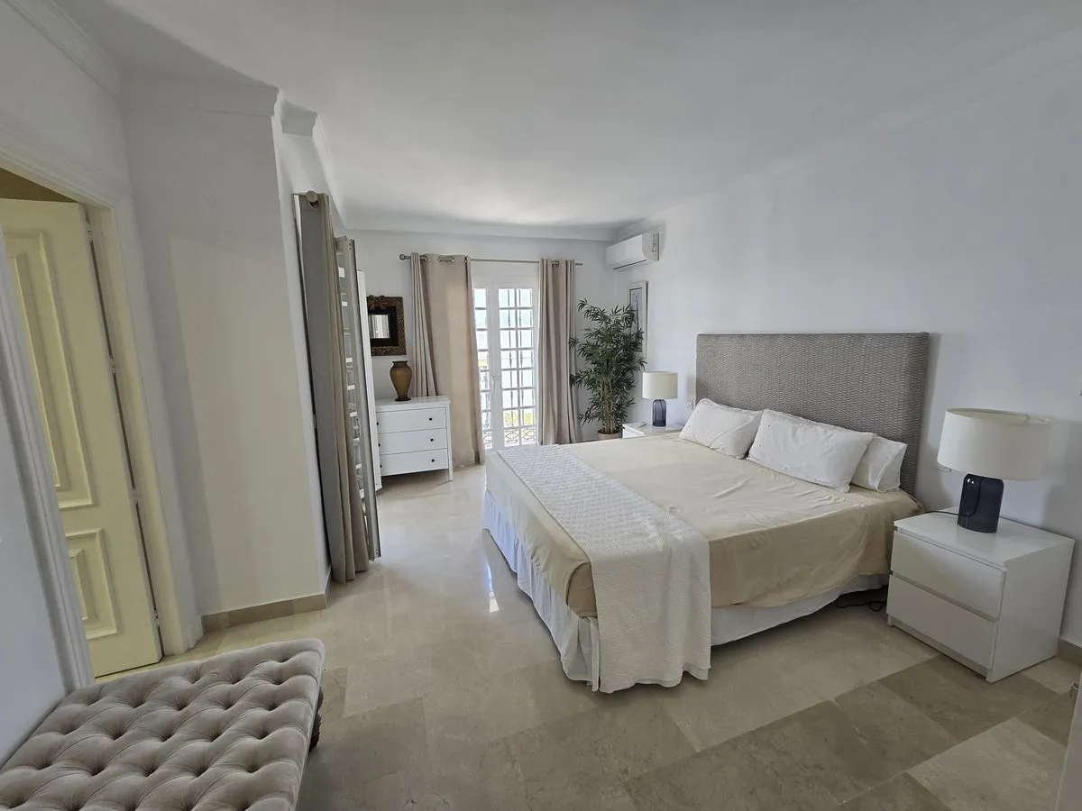 a25c06d6-caf9-44c0-b571-d36314ba0478