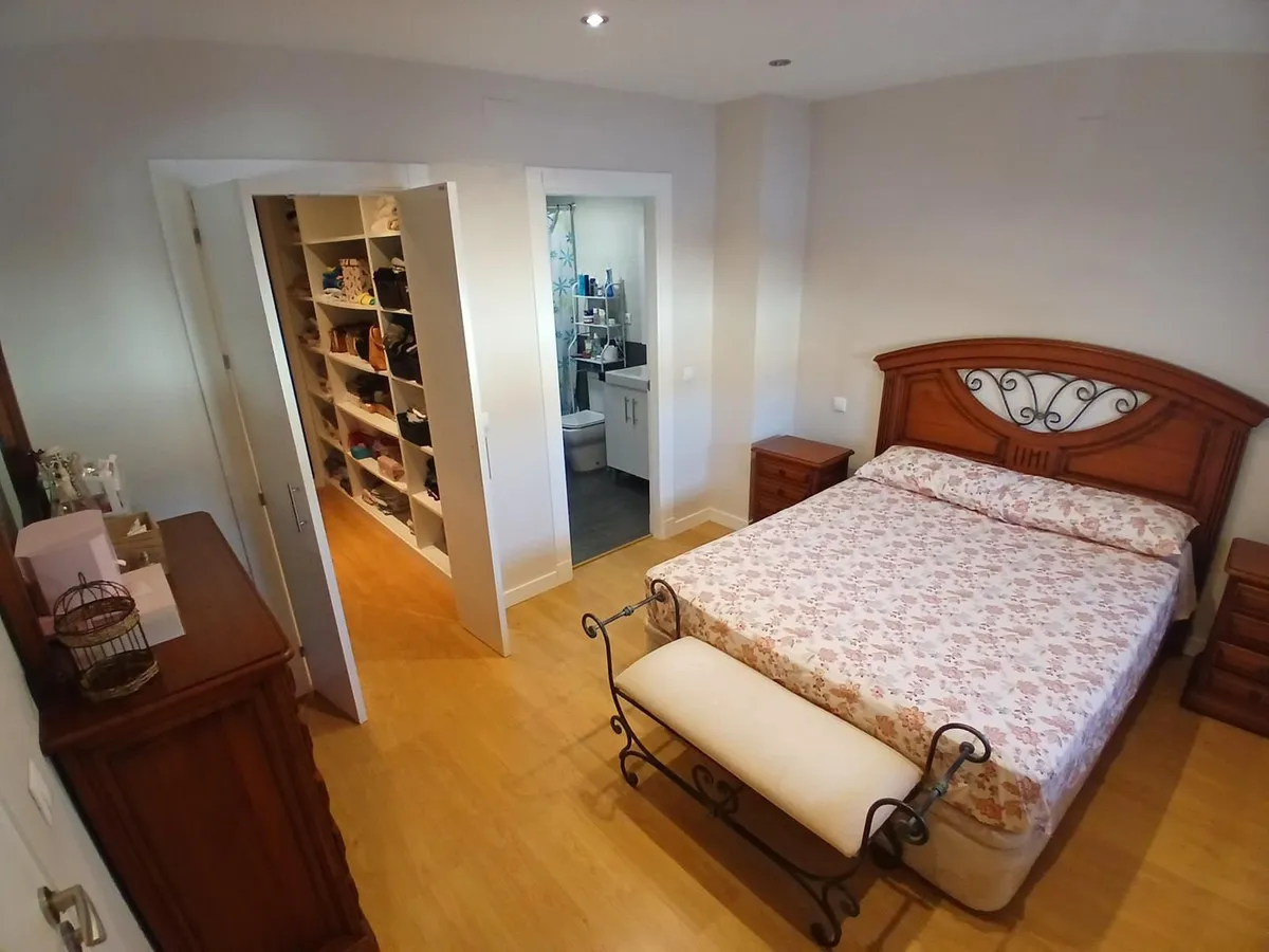 9f855790-b61f-41c8-8fe1-807a2e4d2146