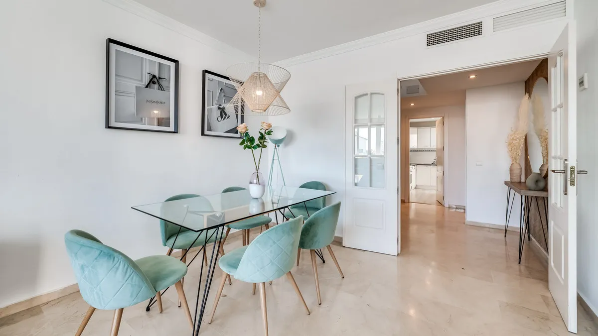 54dfd404-16b9-486f-b52c-576e6126d183