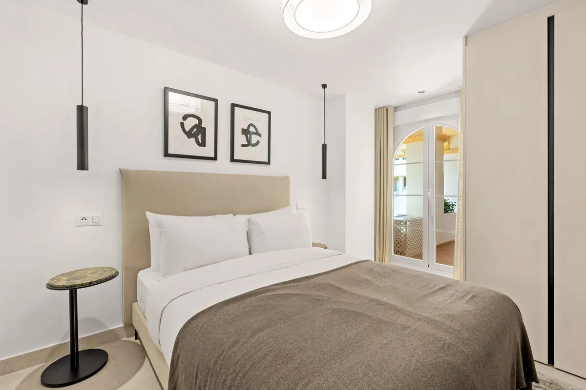 f24005d4-9078-4df3-8fe5-57789580c85b