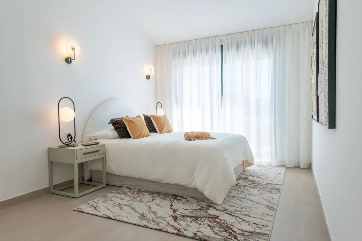 5bf79e02-0a63-4405-8687-8fade6492246