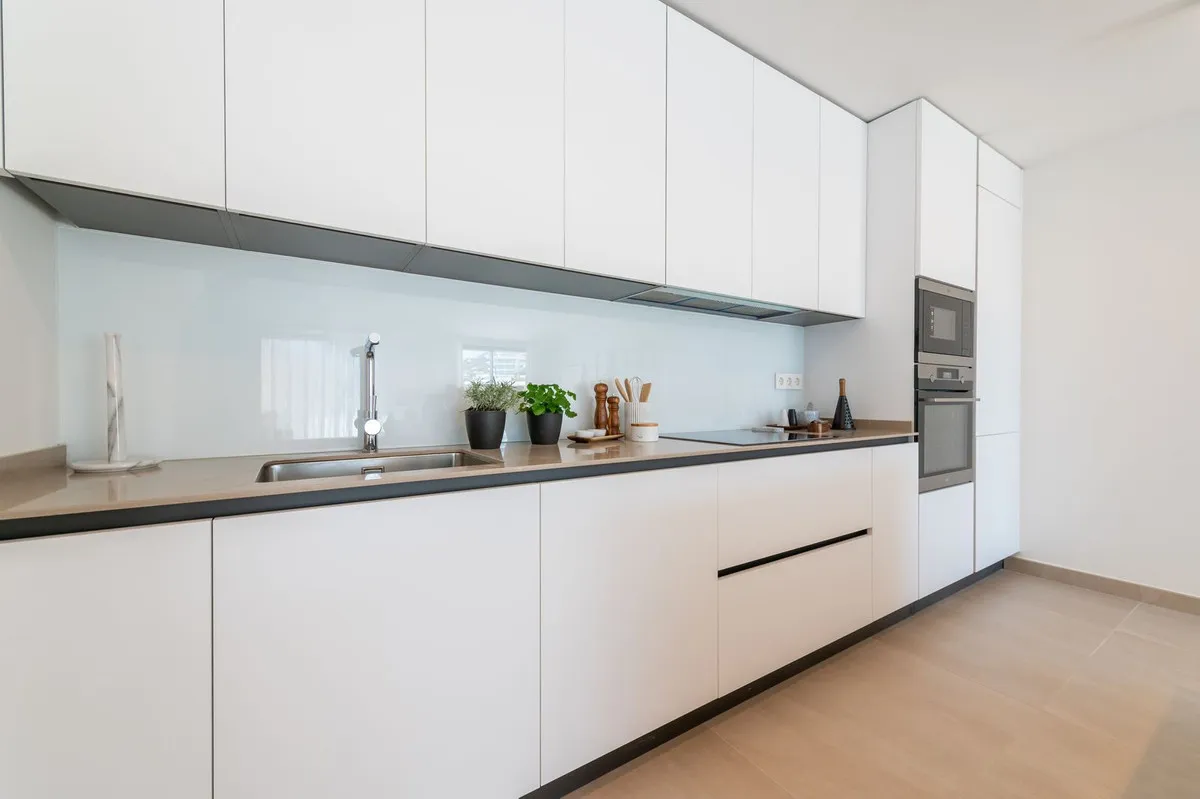 d503b853-120e-4c9d-a614-1afe8e6da138