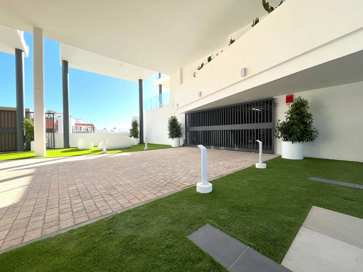 f34ff456-bcea-4f44-a160-a4d41e7660be