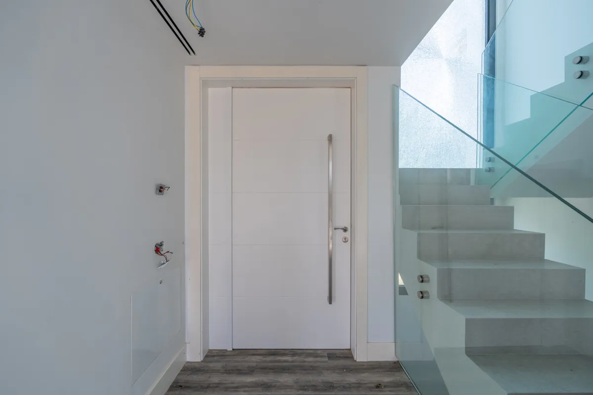 2ee080b9-46c7-41f9-acd3-d8727253063f