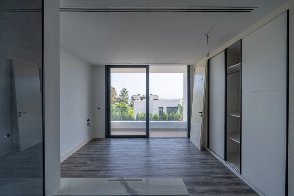 bbca7a98-0110-4e1c-8d8f-d25ba38553e8