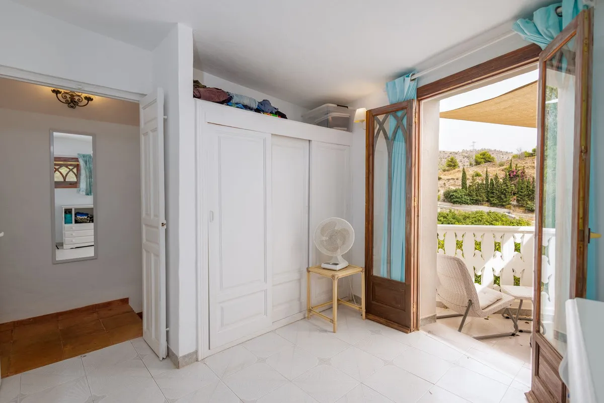 4b94c964-e105-4bdf-8c93-fce0c2eb049d