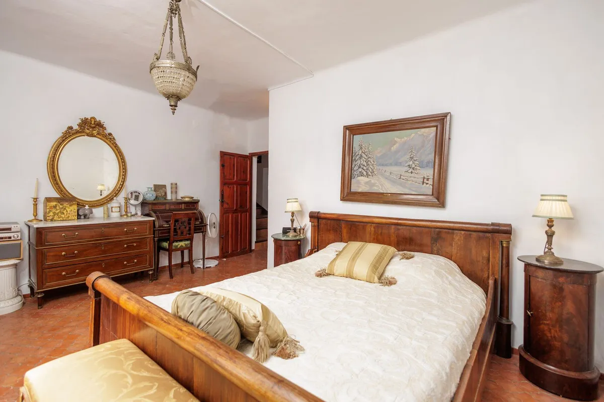 5d1200a5-8b5e-4208-8047-27606aae1be9