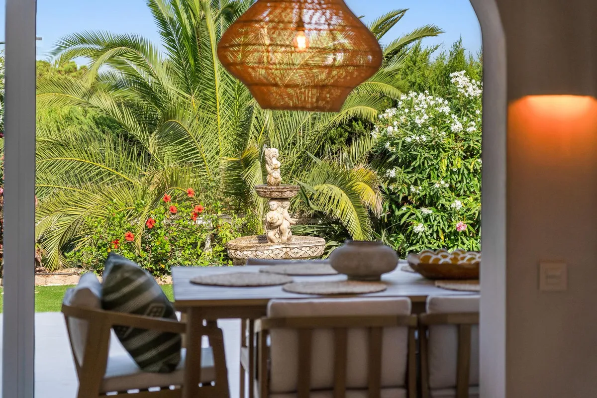 c36d4103-0d33-477b-aec4-2958ce794d49