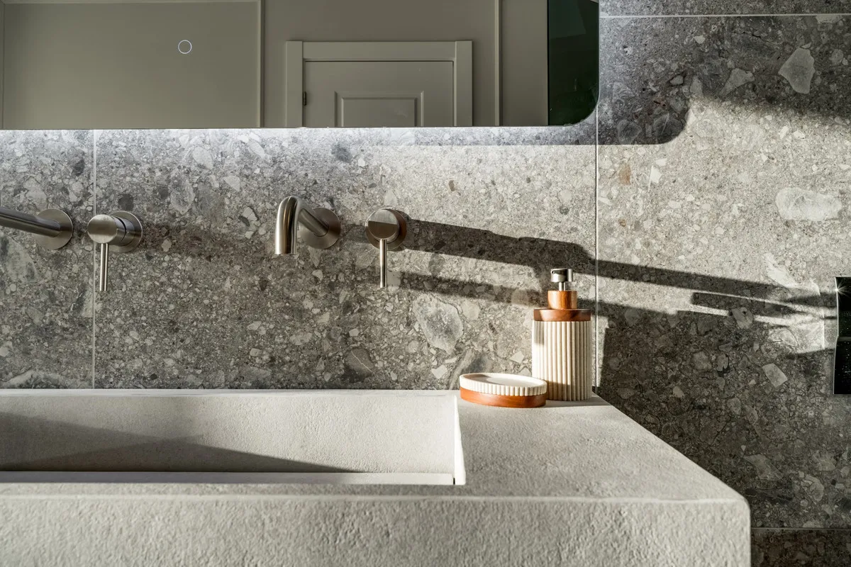 974f79bf-d9d8-4fff-be5c-d22de3d88ef4