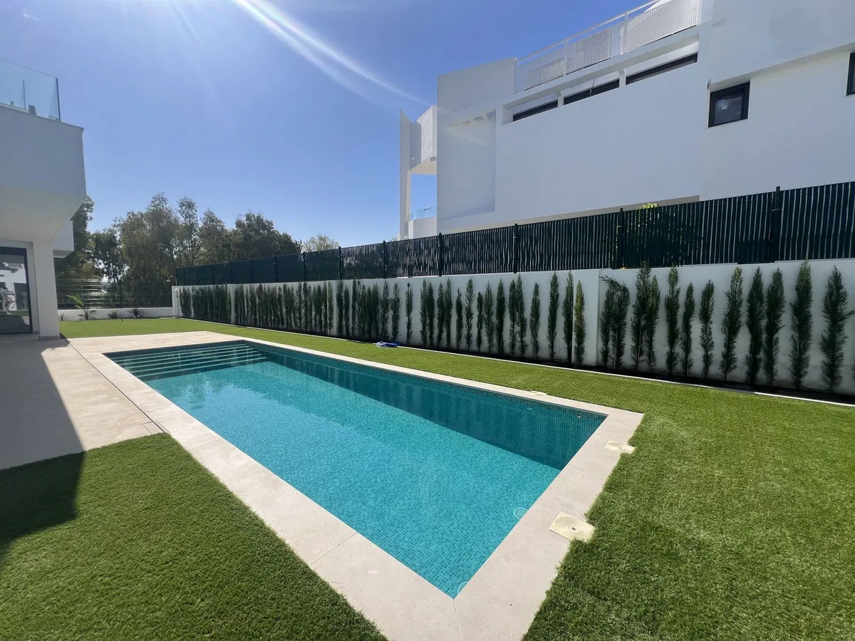 1f96c26c-5416-4365-83b2-e99d023e40f0