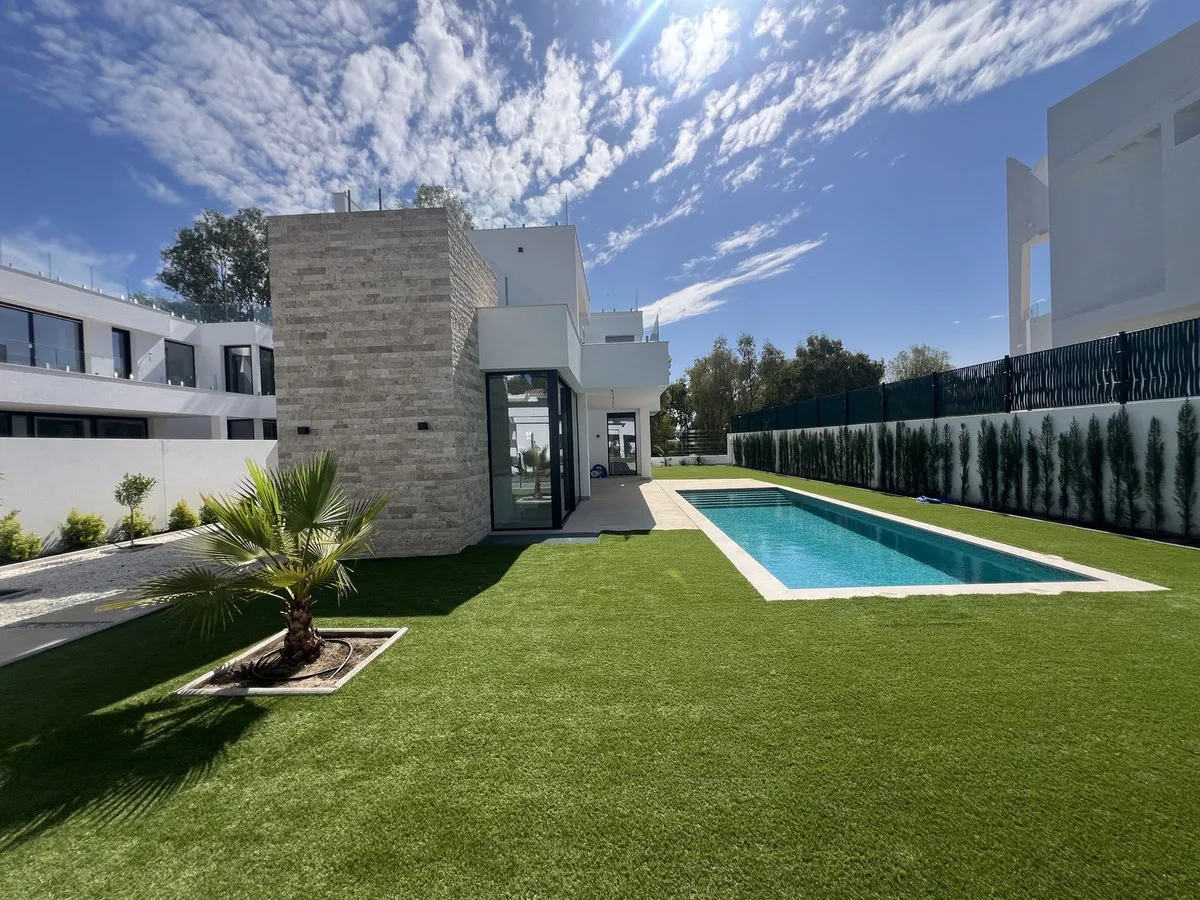 ef815299-e9d2-4b9b-8575-3b6c94964482