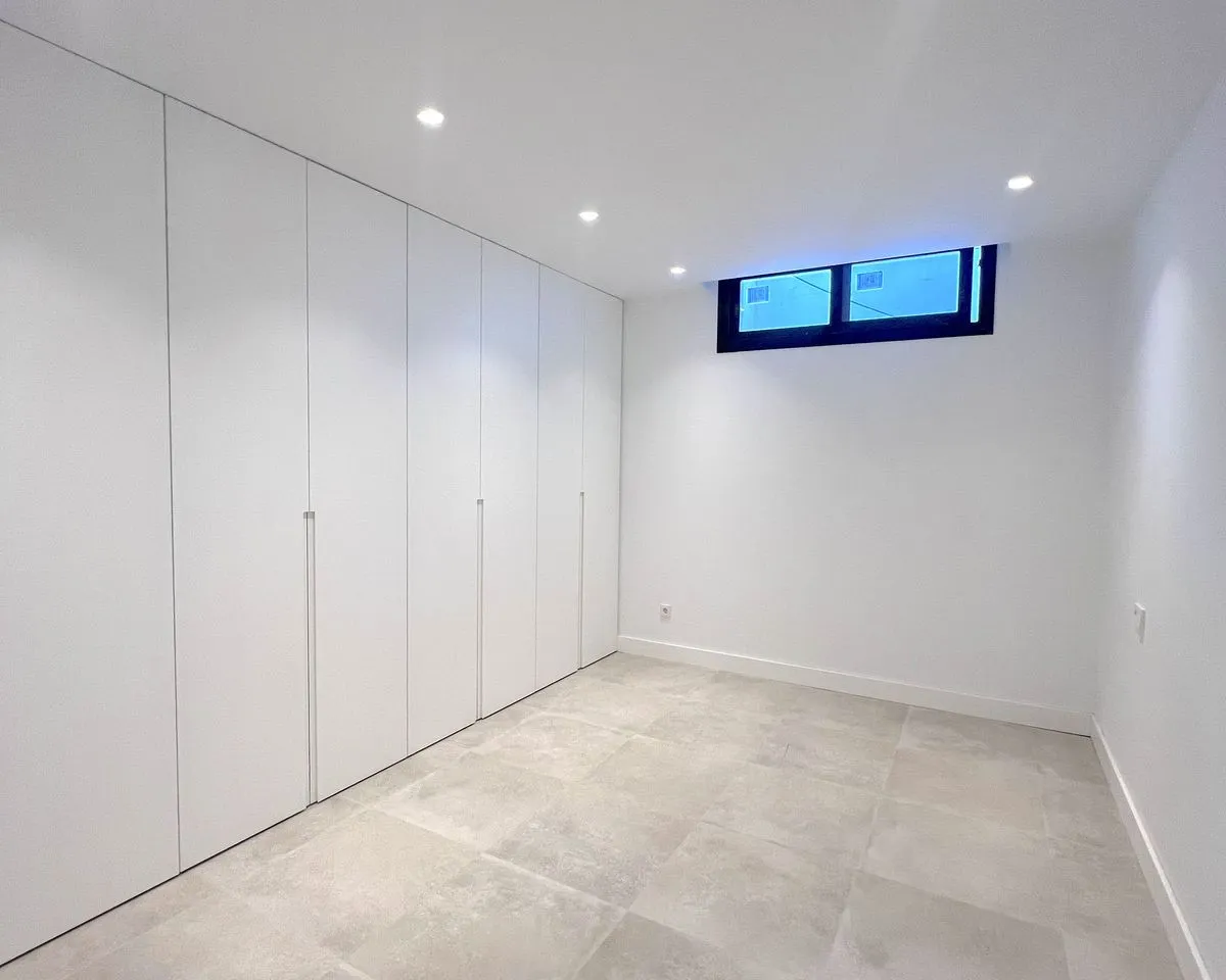 ffe4e146-5bd6-4f9b-ac4a-ad6a6f662037