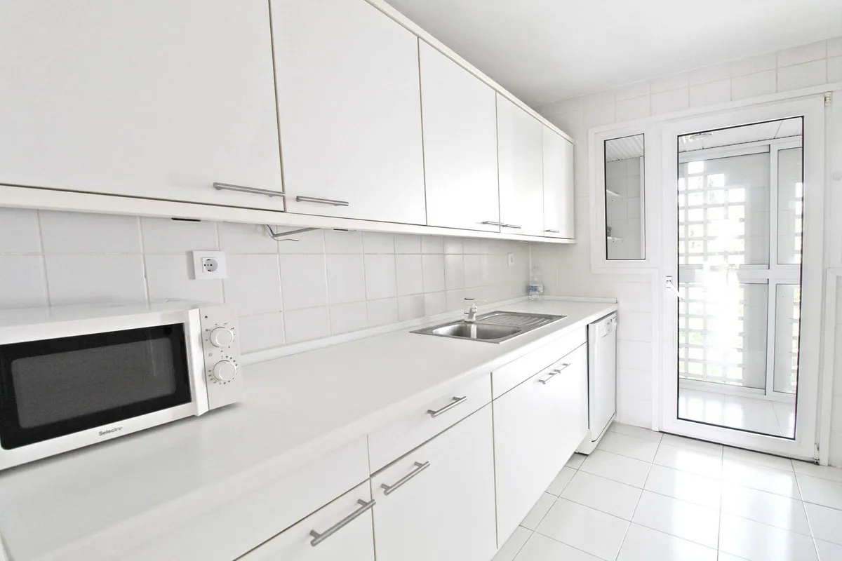 22af6ac4-51d2-40a6-8cce-acd1409017af