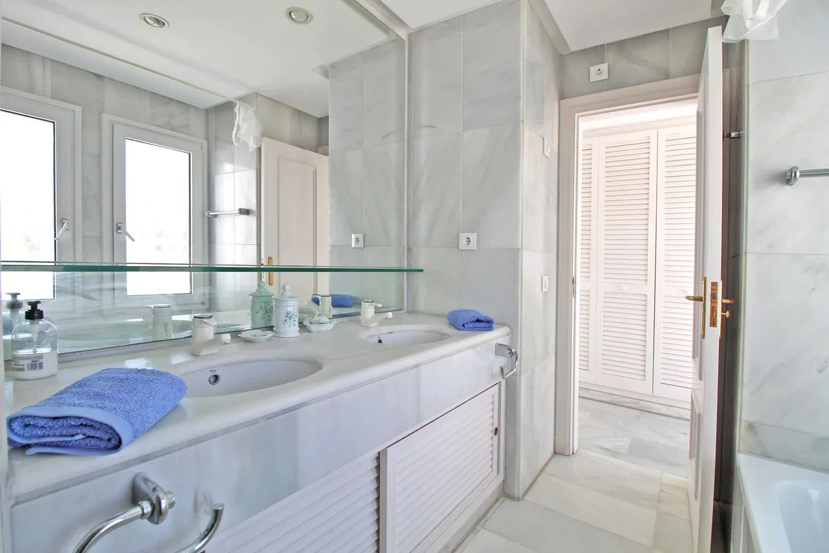 c0a0cf37-8a23-4ad4-9c38-aaa3535714b3