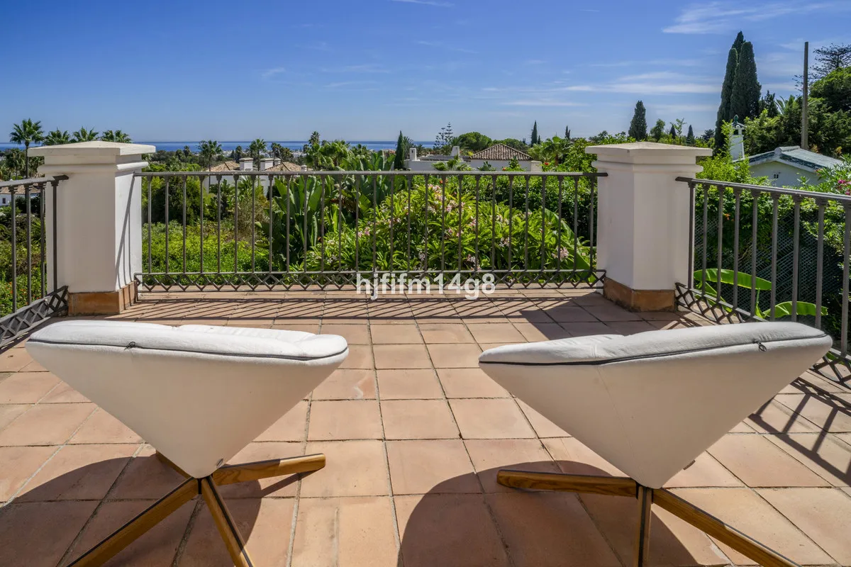 6a1ba53a-3946-4e19-a194-89d6bc49e9a2