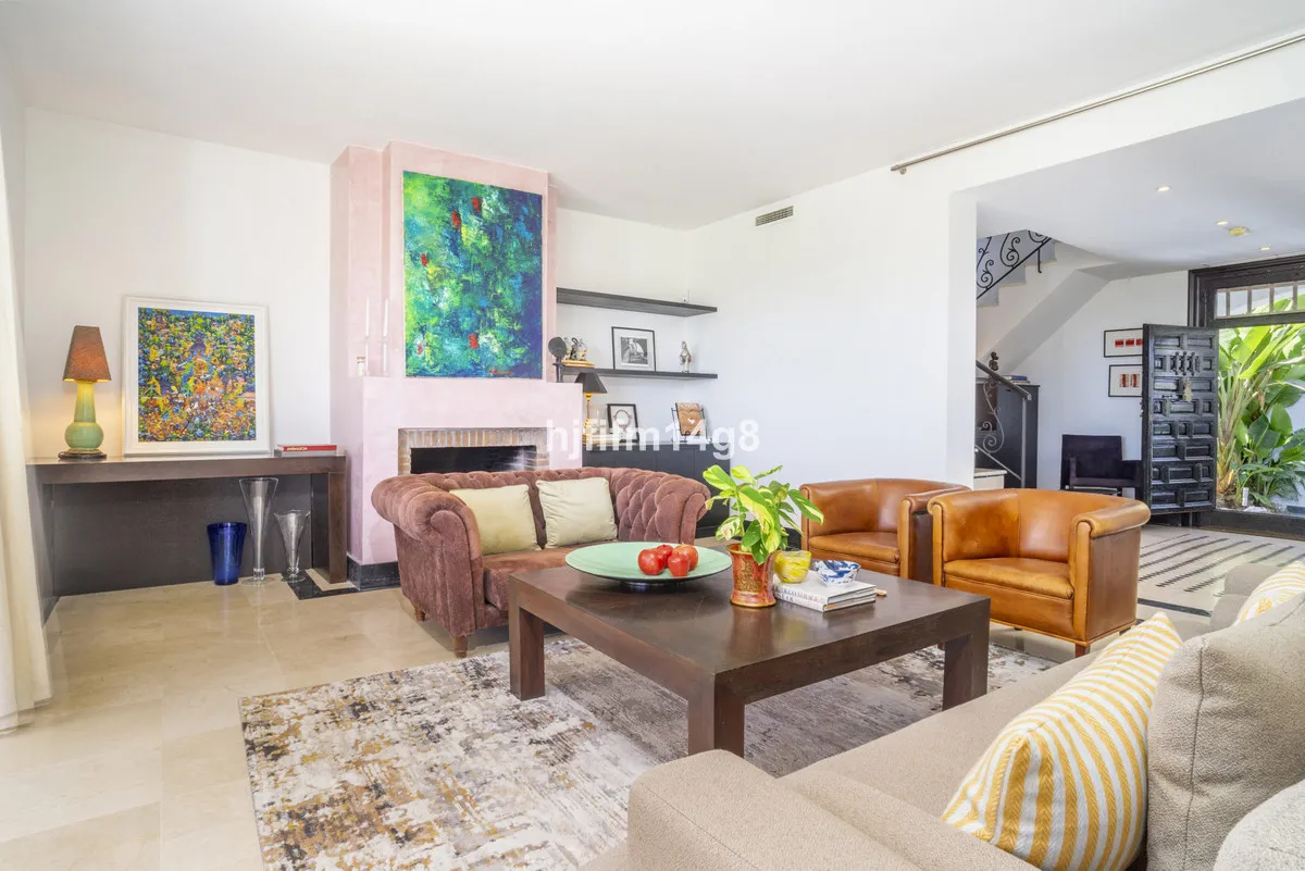 81b7461c-e2c0-4f75-b5b5-e272279c1d06