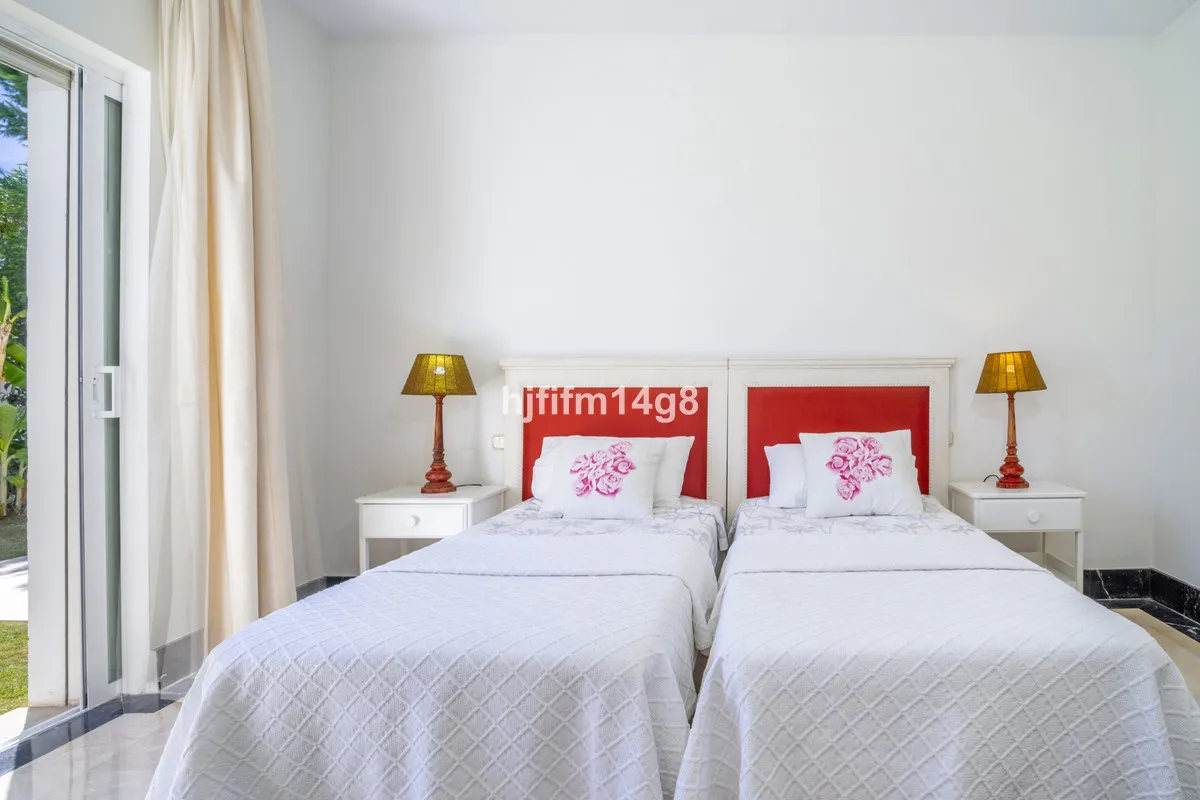 d54b708f-0b12-4603-bf04-df4c9de5e690