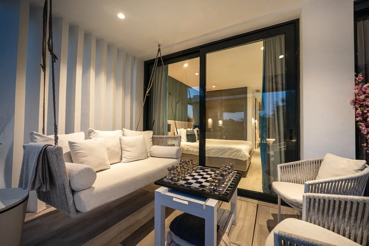 893cc1c8-c108-49ff-bf04-471347bd6c9c