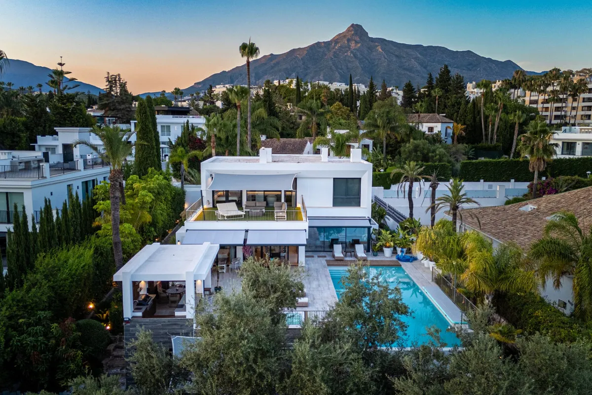 abe4cbaa-3f12-49fa-8323-5521a34f2855