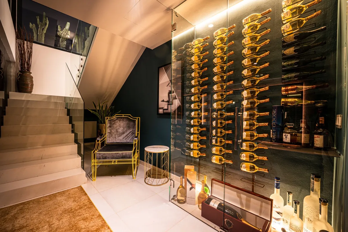 b766ec8b-36d2-4aab-ac41-dfbe11d602e9