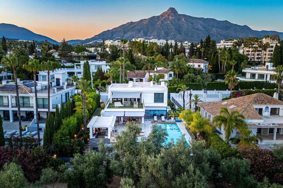 ee9400d3-875f-4e94-be84-38f2aae233e3