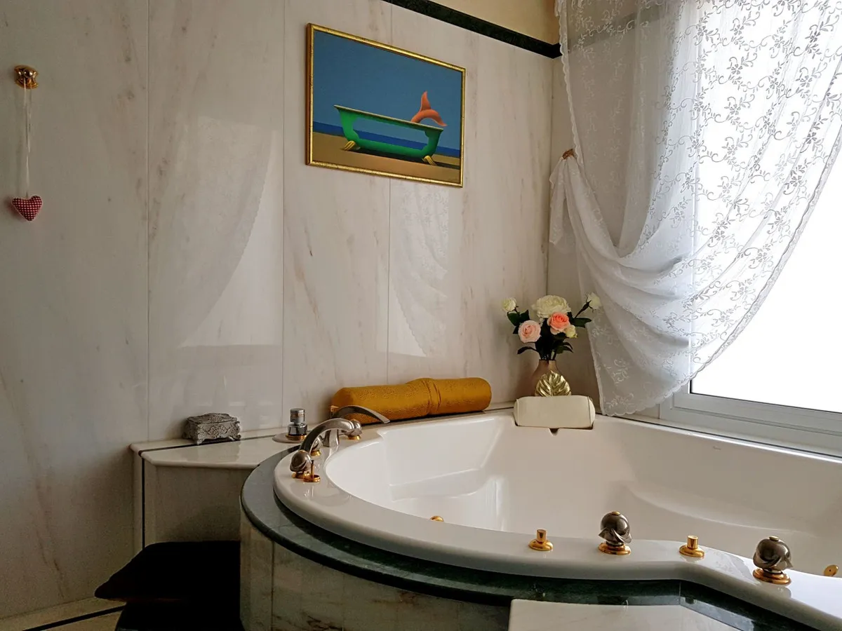 e4fbba8f-fbab-4070-af5f-dec4a413b5ce