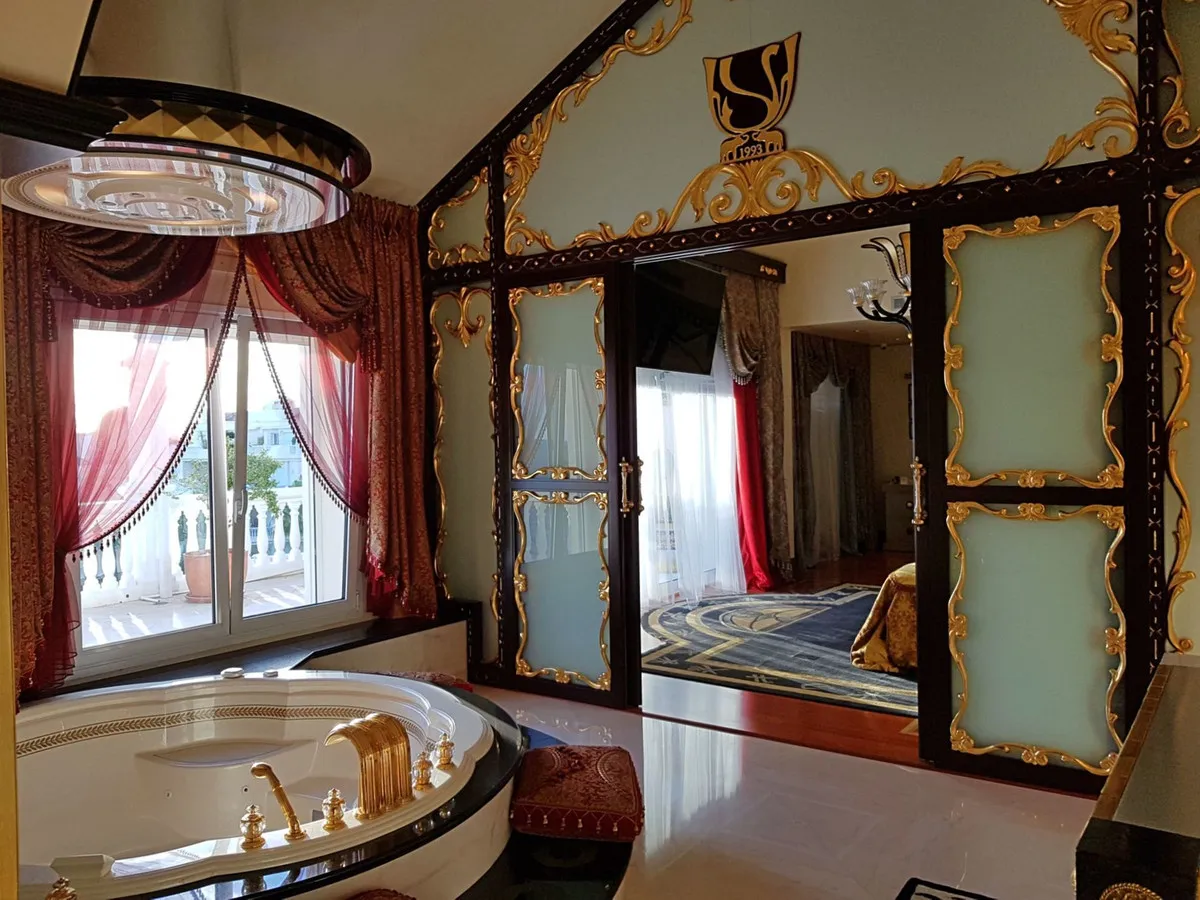 f7a0be98-4712-49f6-9953-d86174969a9d