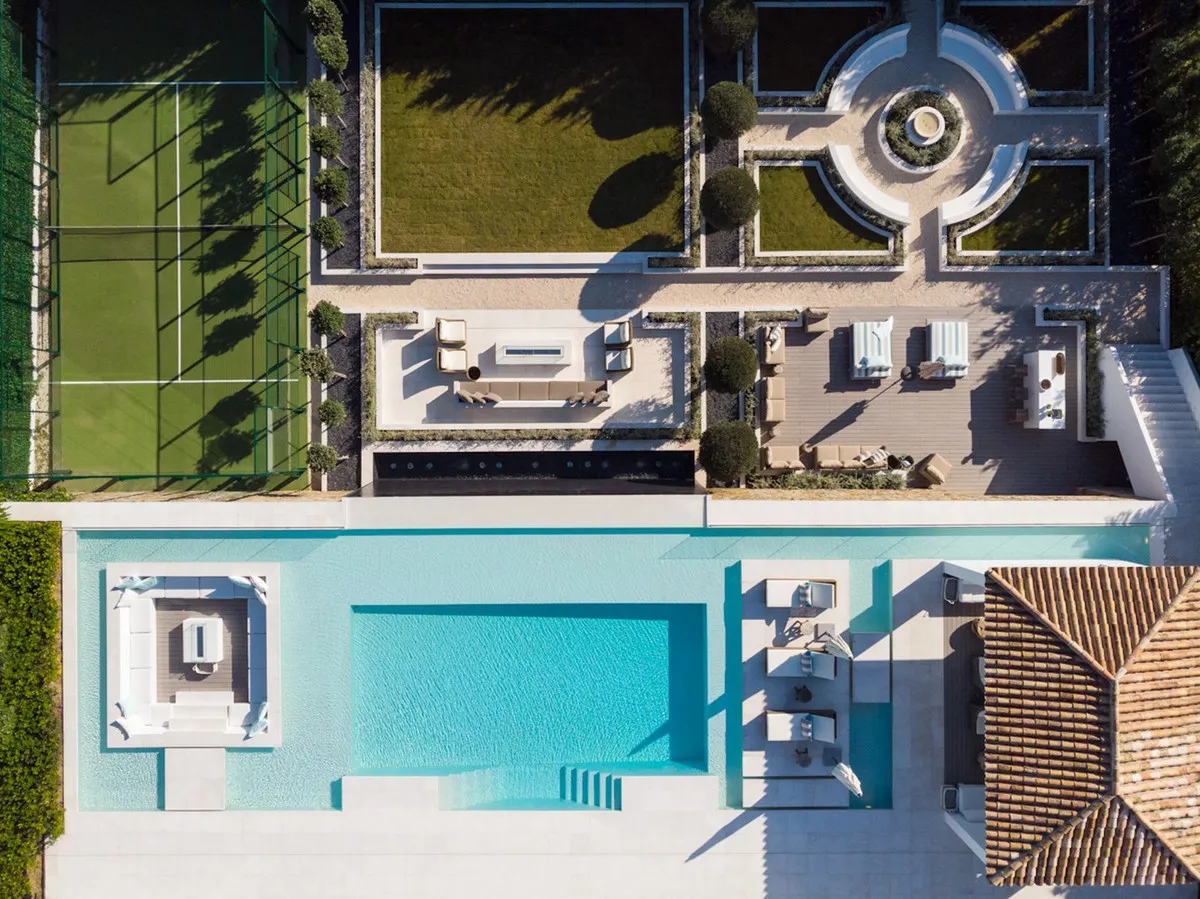 b8ca0ef0-a10c-4c71-bbe8-f2c31ee6c888