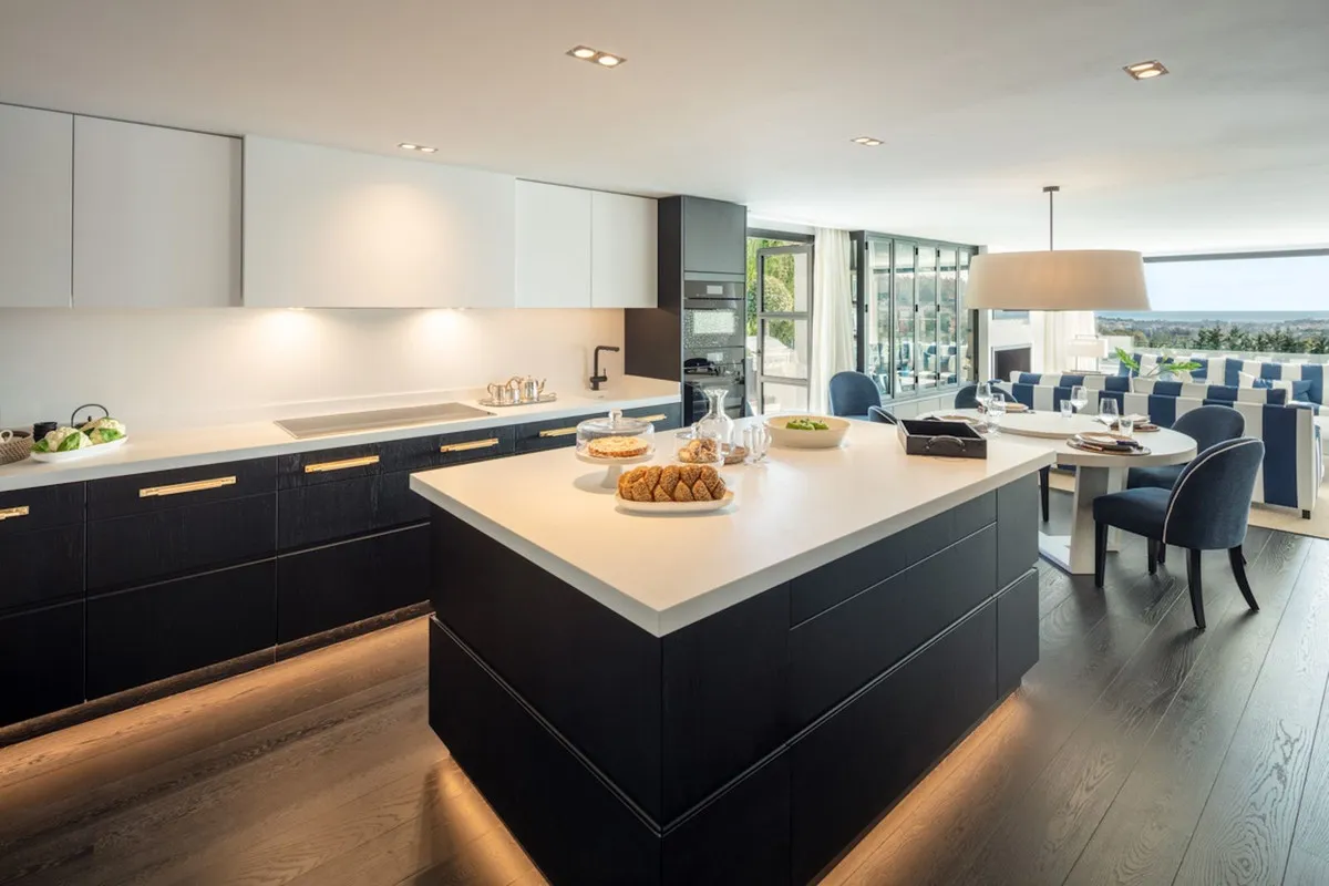 f48b95dc-5d86-414d-b20e-6333473fb479