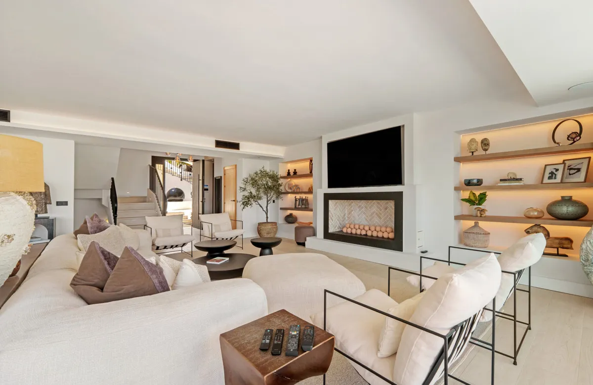 6067d9b2-6012-454c-ab43-9663bf69d7a8