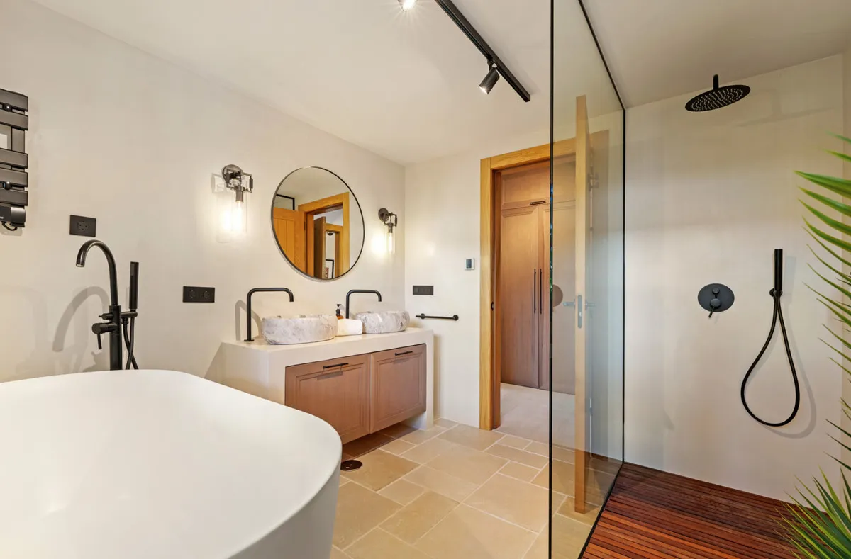 aaff4c04-cc0c-490a-be26-3f3e370c0364