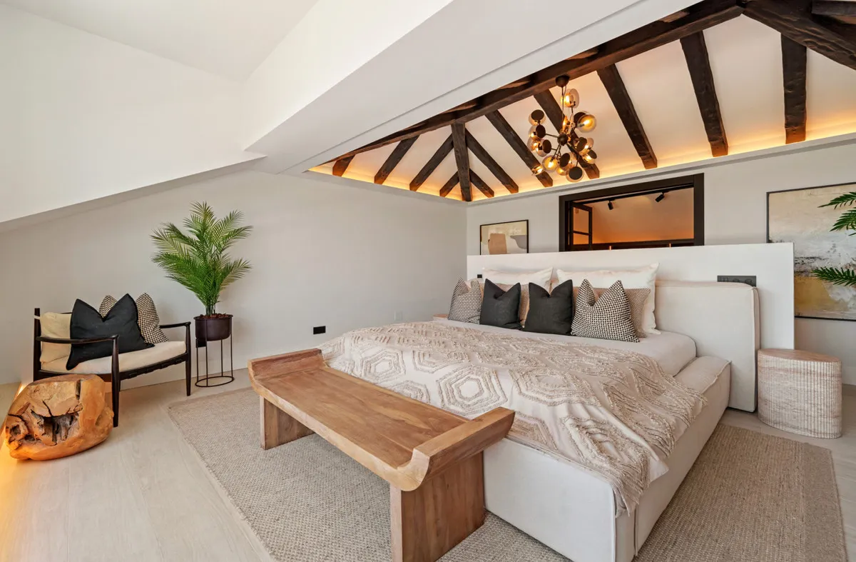 e7c29ef4-a2a6-4783-9629-50b0d0e2723c