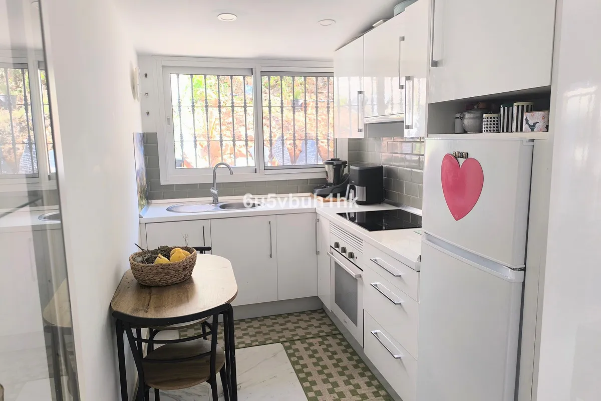 09fb4b7f-4309-4417-bd09-9da89c0b7830