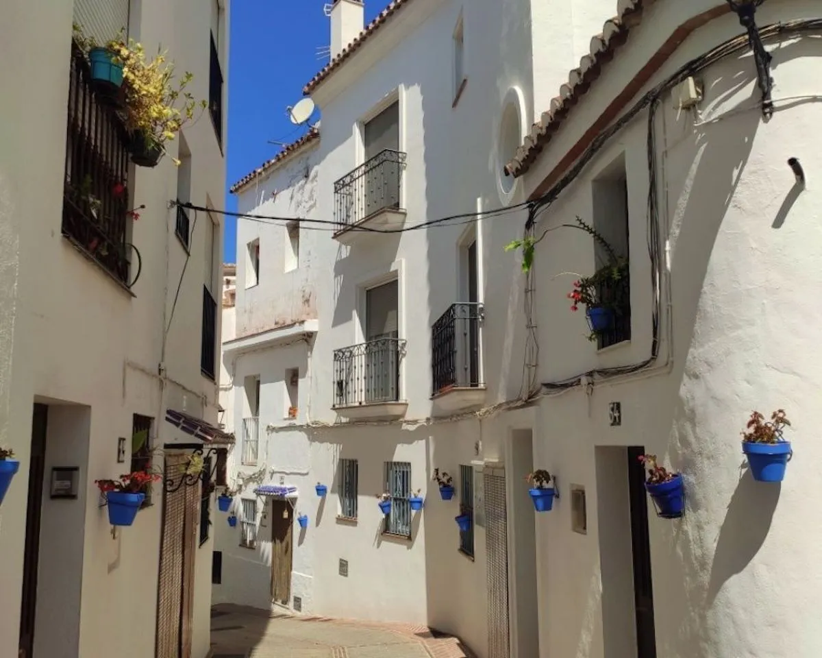 6ab540f2-4293-41a7-aebc-e5f472386b3c