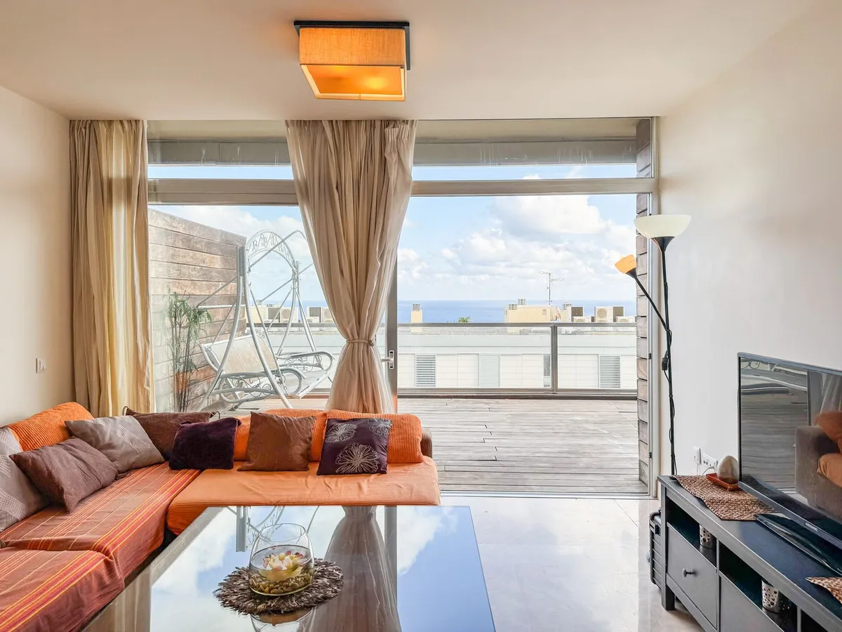 7a4645b8-b1c5-4427-b293-b61ba708b23d