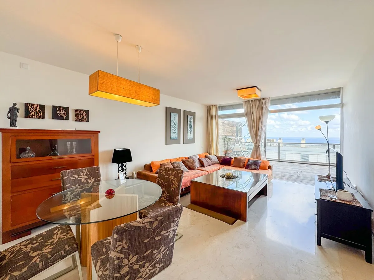 8dcbc1b4-0dff-45bd-a00c-8b4f65c073ea