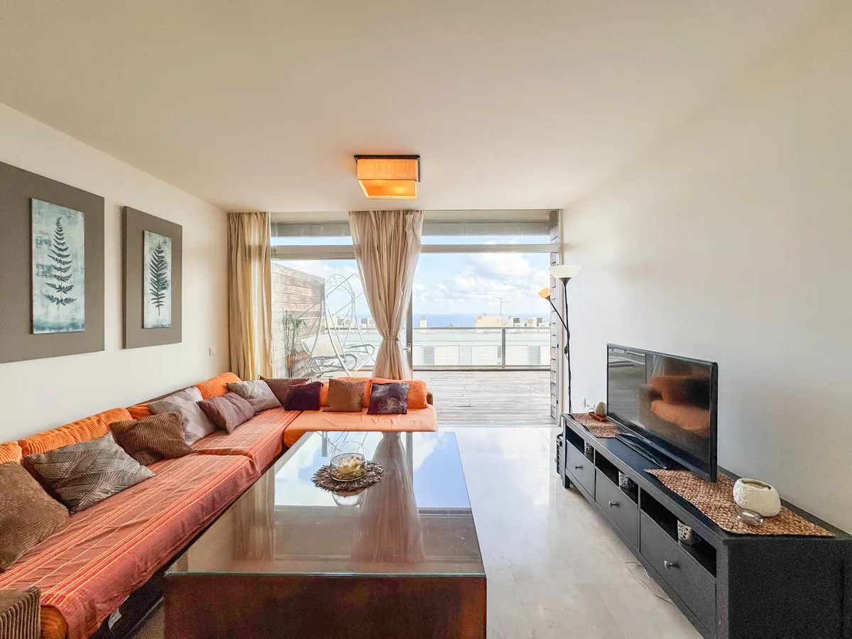 943d3c8e-8147-471c-a975-92cfbf87385f