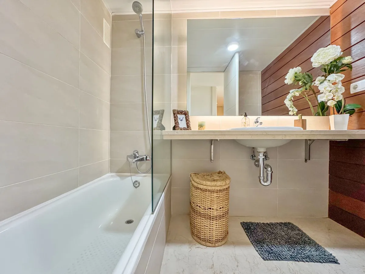 ba2e3f04-120c-42e8-82a7-4ad1784f94d9