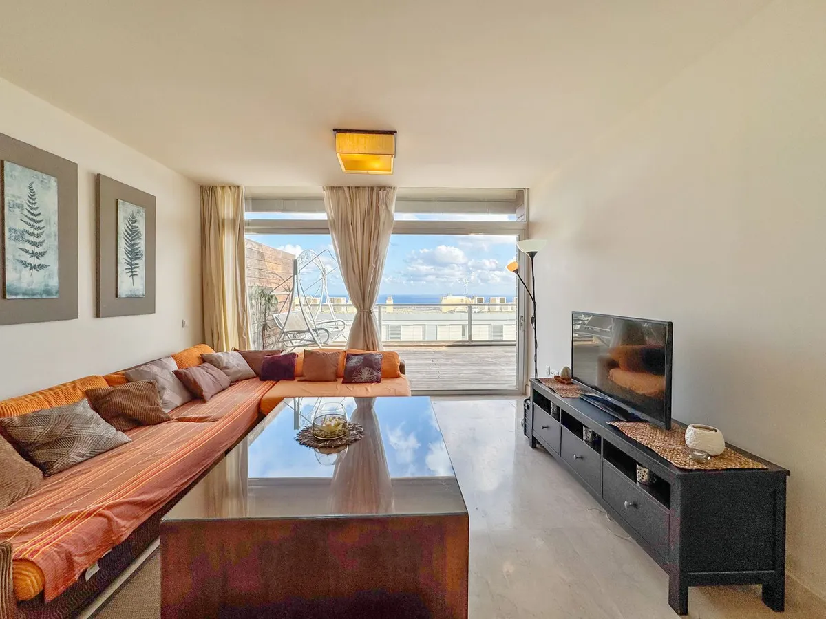 df13b428-8689-42b5-aa4b-89c33fe4adc8