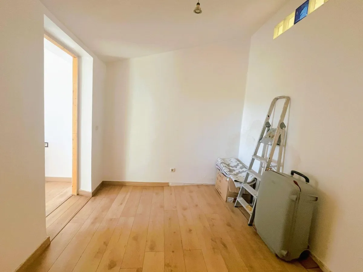 7c8e45c0-40f3-438b-8661-9db3e50831cd