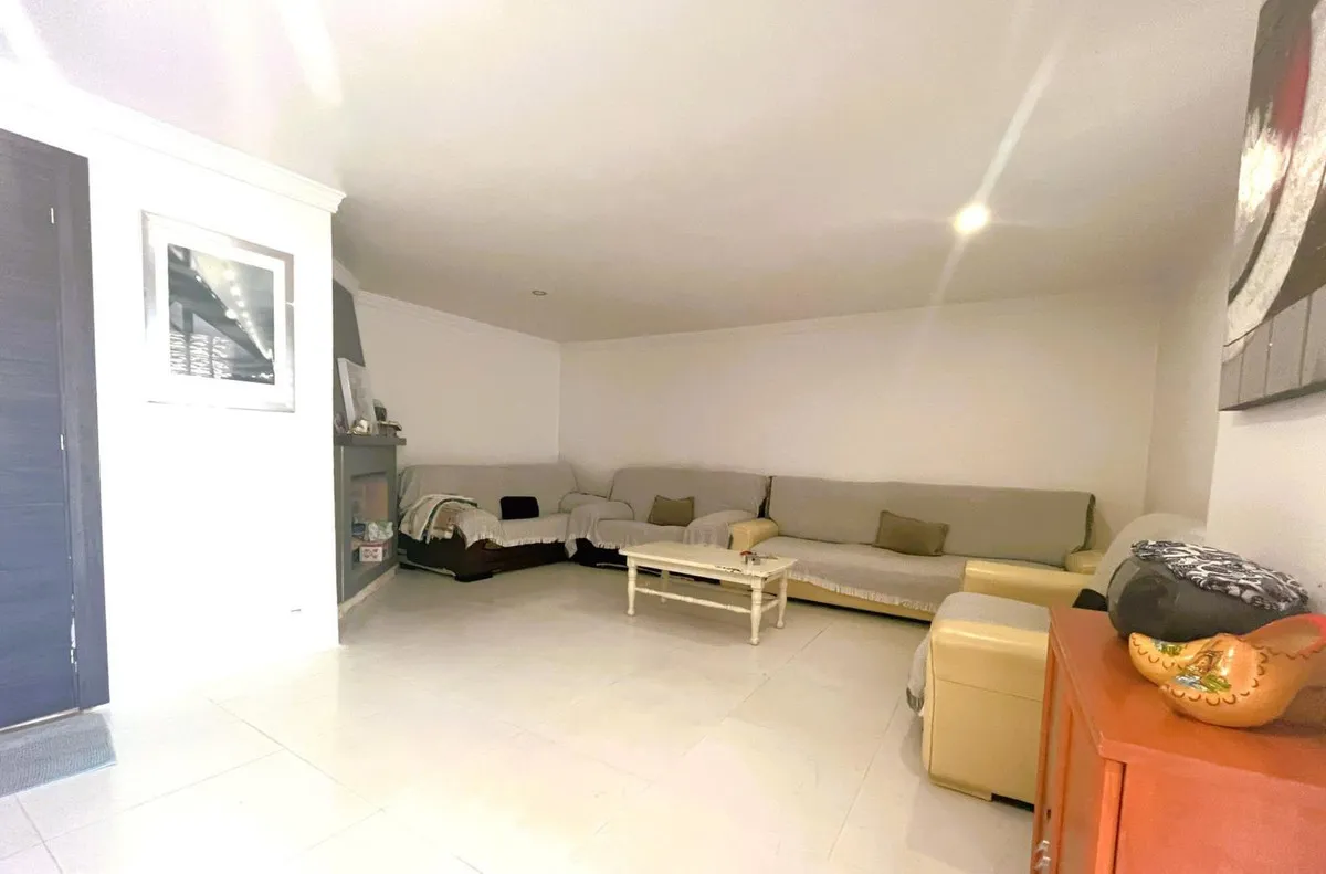 81111b52-51a0-4993-b0da-1a3e0292a37d