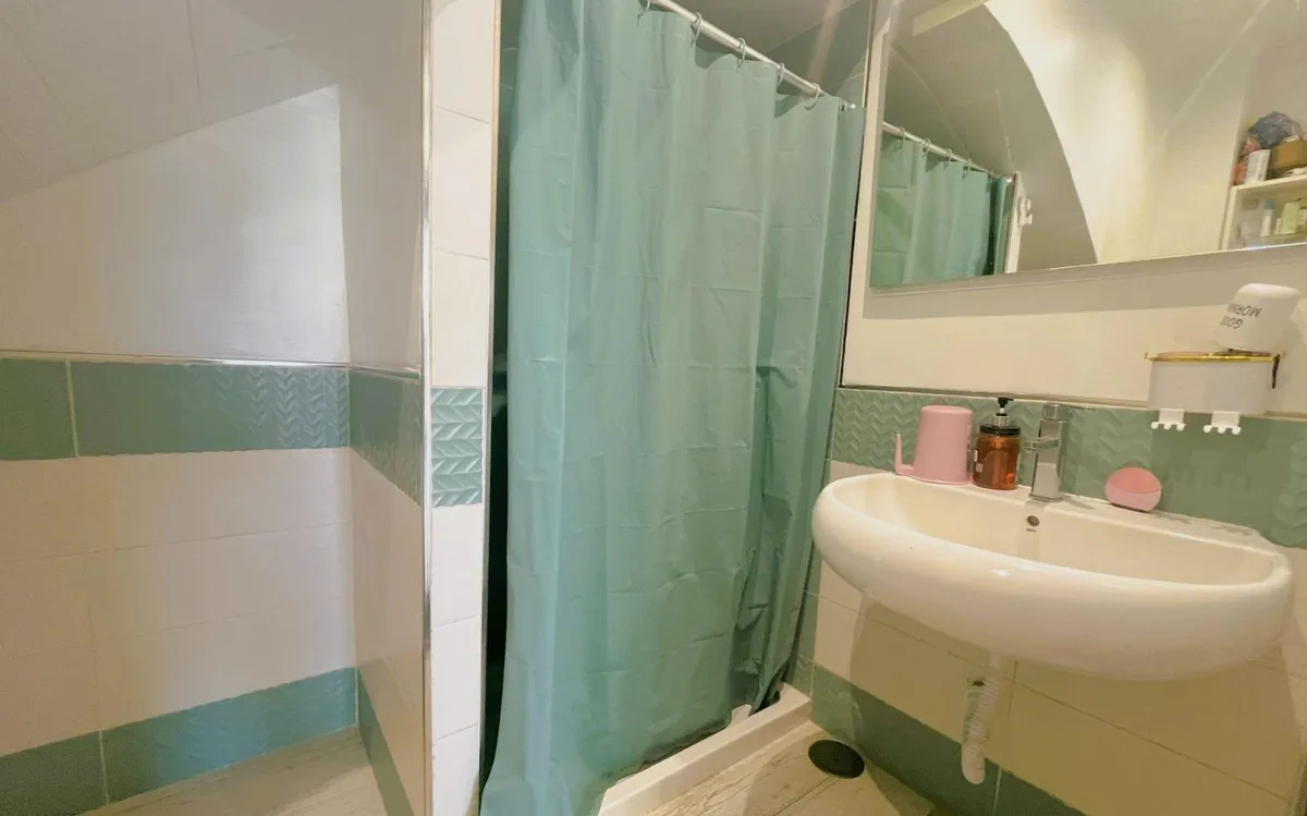 b85fc5dd-8538-417f-93e4-5a1a383d5857