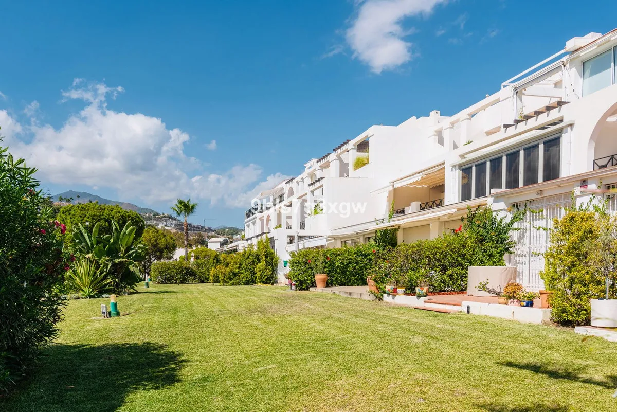 5b0149d4-4734-4d4c-8880-3d5dc95efe8d