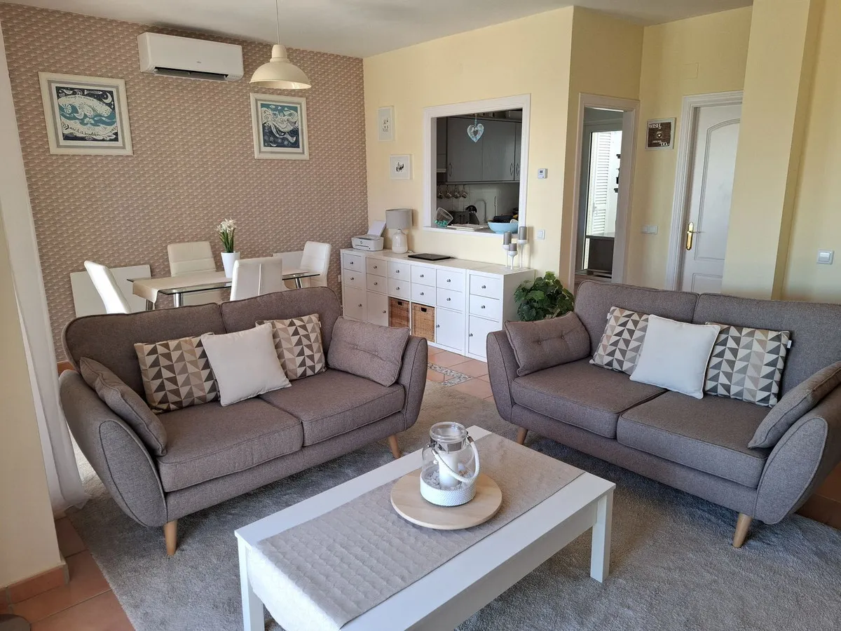 0fec3828-3e1d-4831-b653-b418fe4c0444