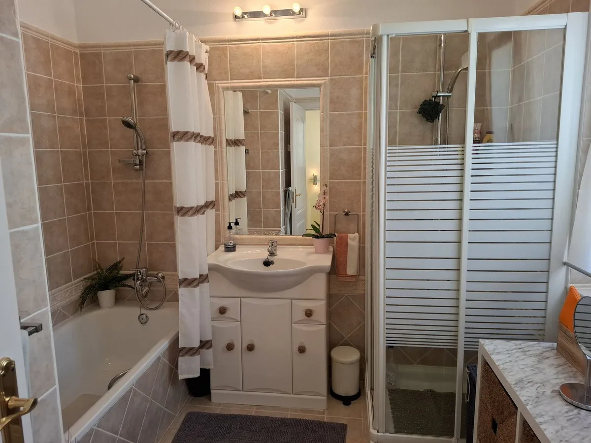 23fb8f19-9130-42d1-9b40-f6c587645059